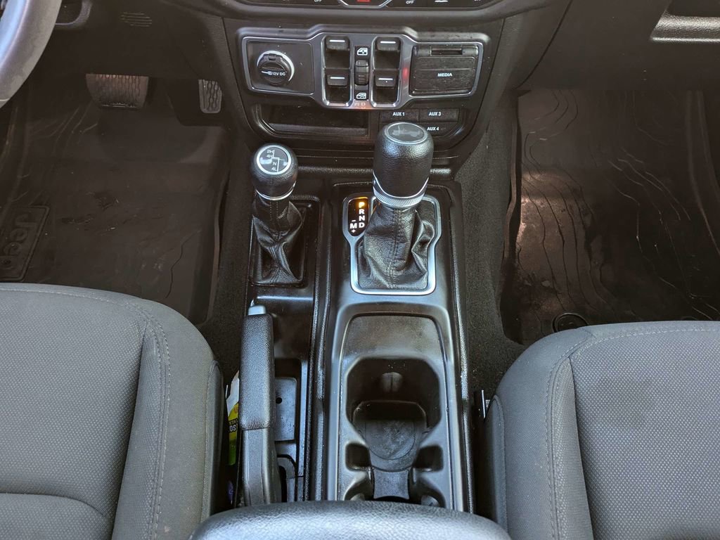 Used 2023 Jeep Wrangler Willys AWD/4WD image 20