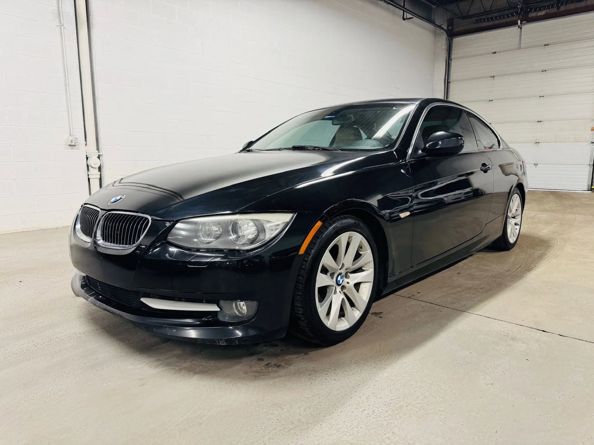 Used 2011 BMW 328i Coupe image 2