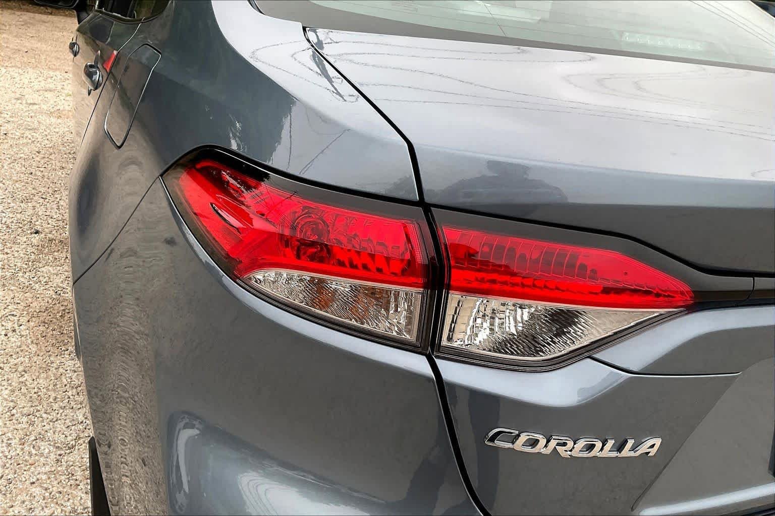 Used 2025 Toyota Corolla LE FWD image 28