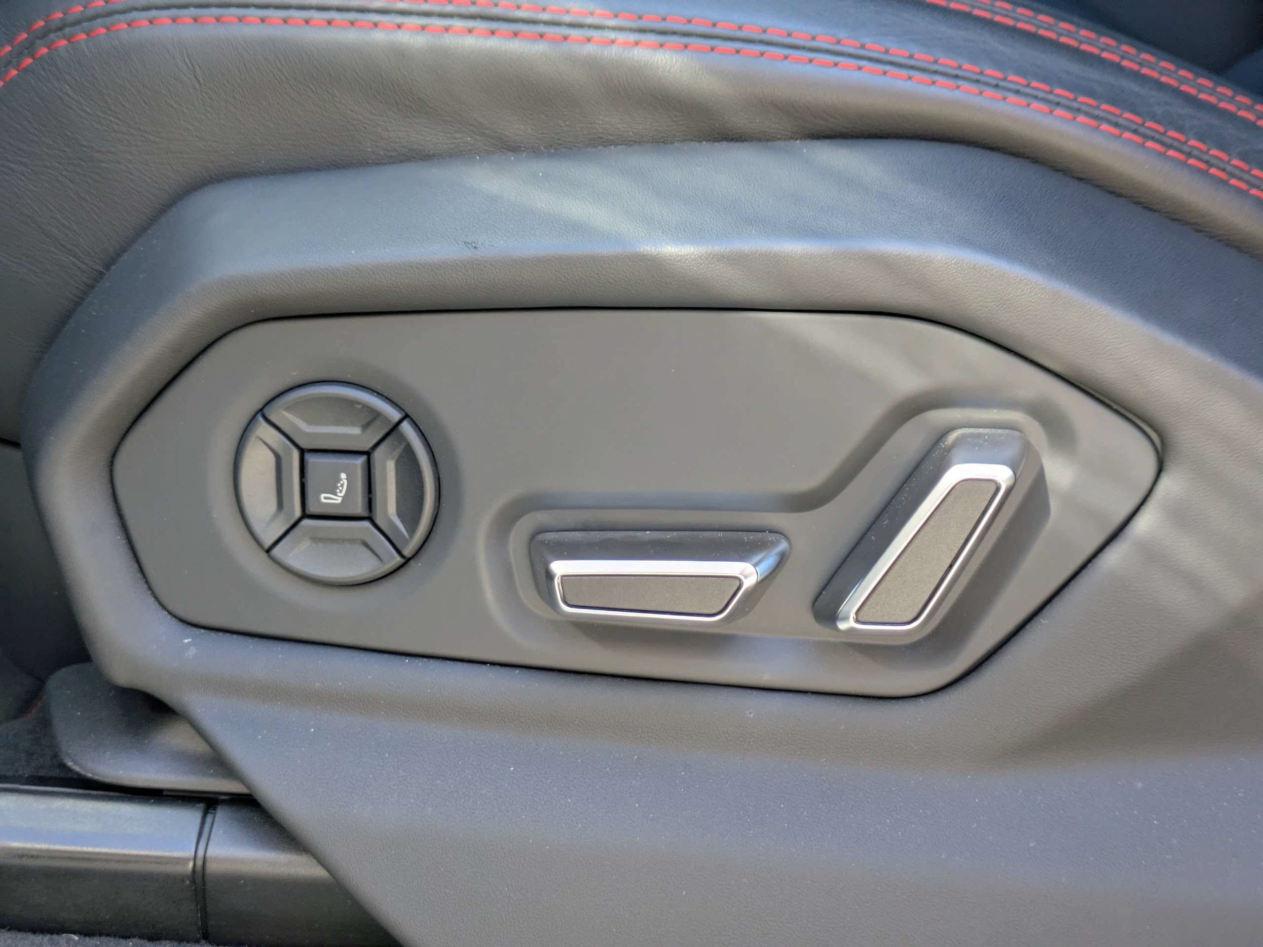 Used 2021 Lamborghini Urus AWD/4WD image 21