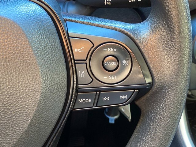 Used 2022 Toyota RAV4 LE FWD image 19