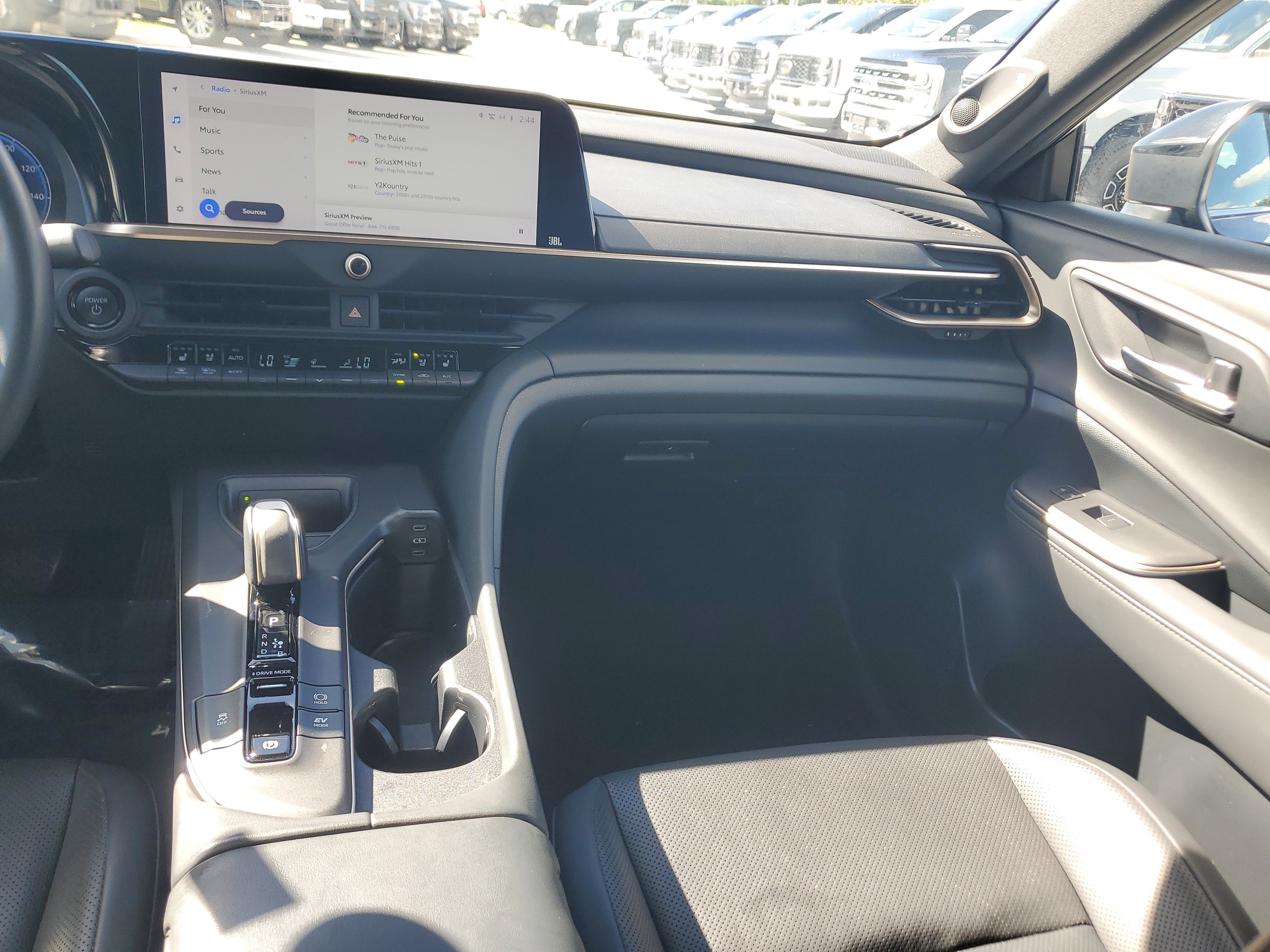 Used 2023 Toyota Crown Limited image 16