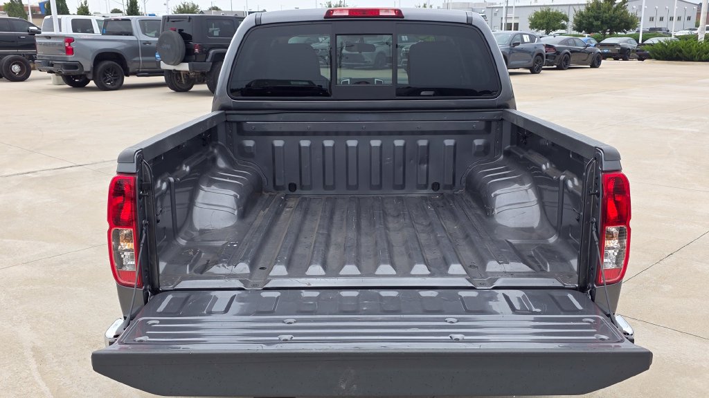 Used 2021 Nissan Frontier SV AWD/4WD image 5