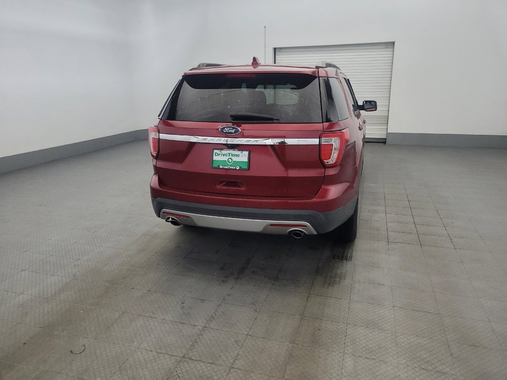 Used 2016 Ford Explorer XLT w/ Equipment Group 201A FWD image 7