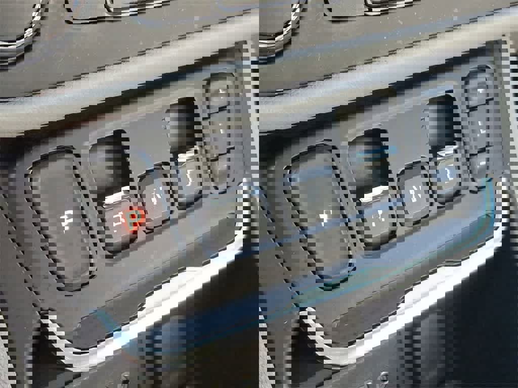 Used 2020 GMC Terrain SLE image 18