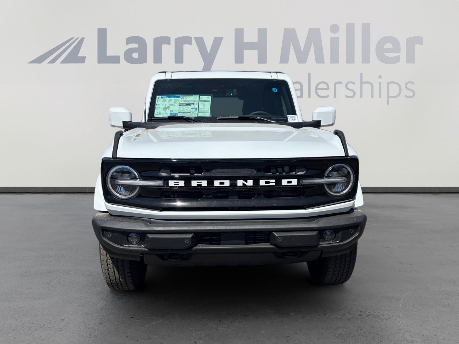 New 2026 Ford Bronco Outer Banks image 8