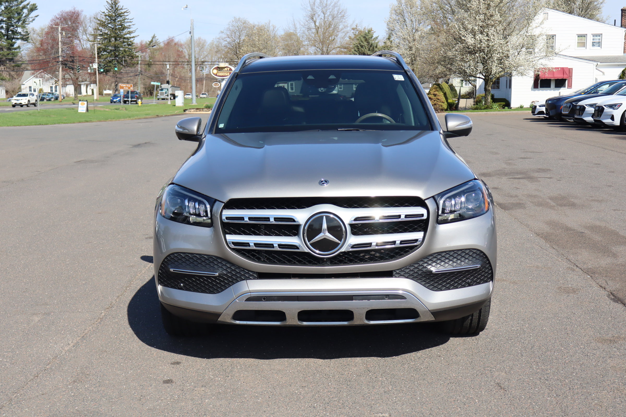 Used 2021 Mercedes-Benz GLS 450 4MATIC image 2