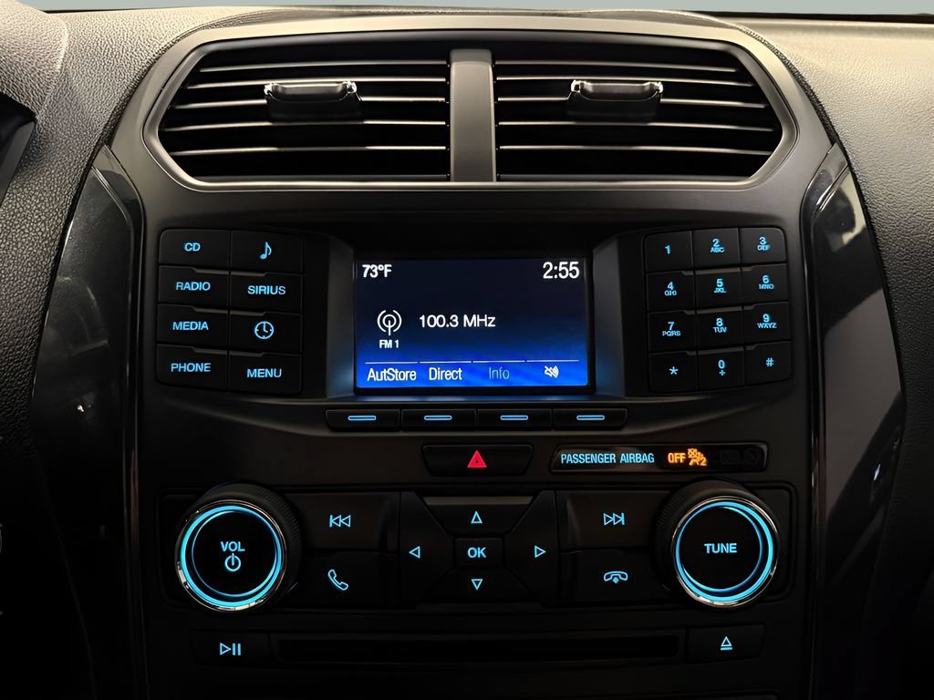 Used 2017 Ford Explorer XLT FWD image 28