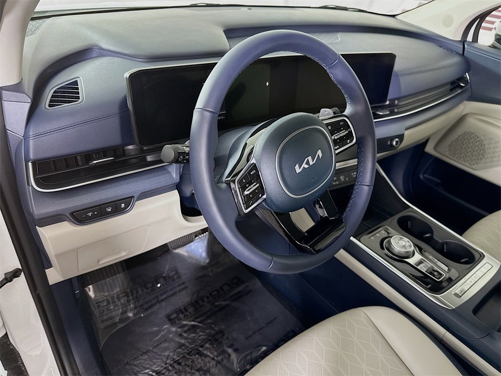 Used 2026 Kia Carnival EX image 19