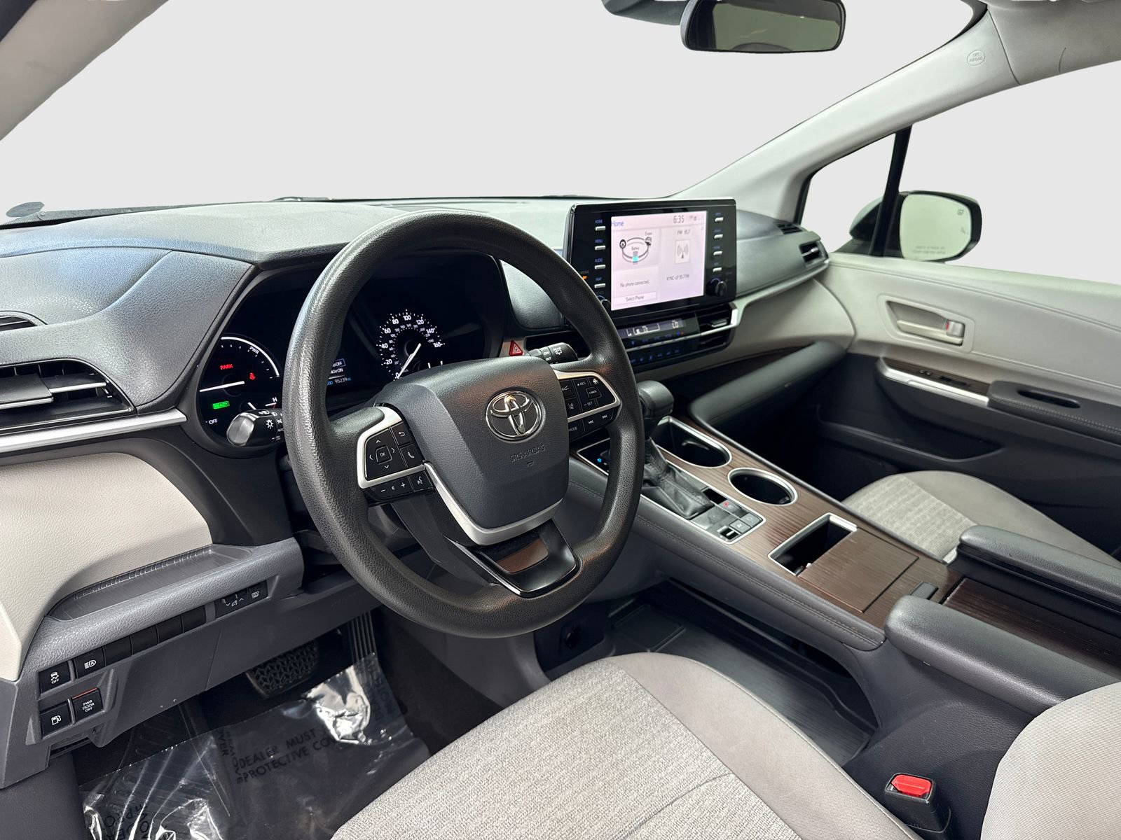 Used 2021 Toyota Sienna LE FWD image 18