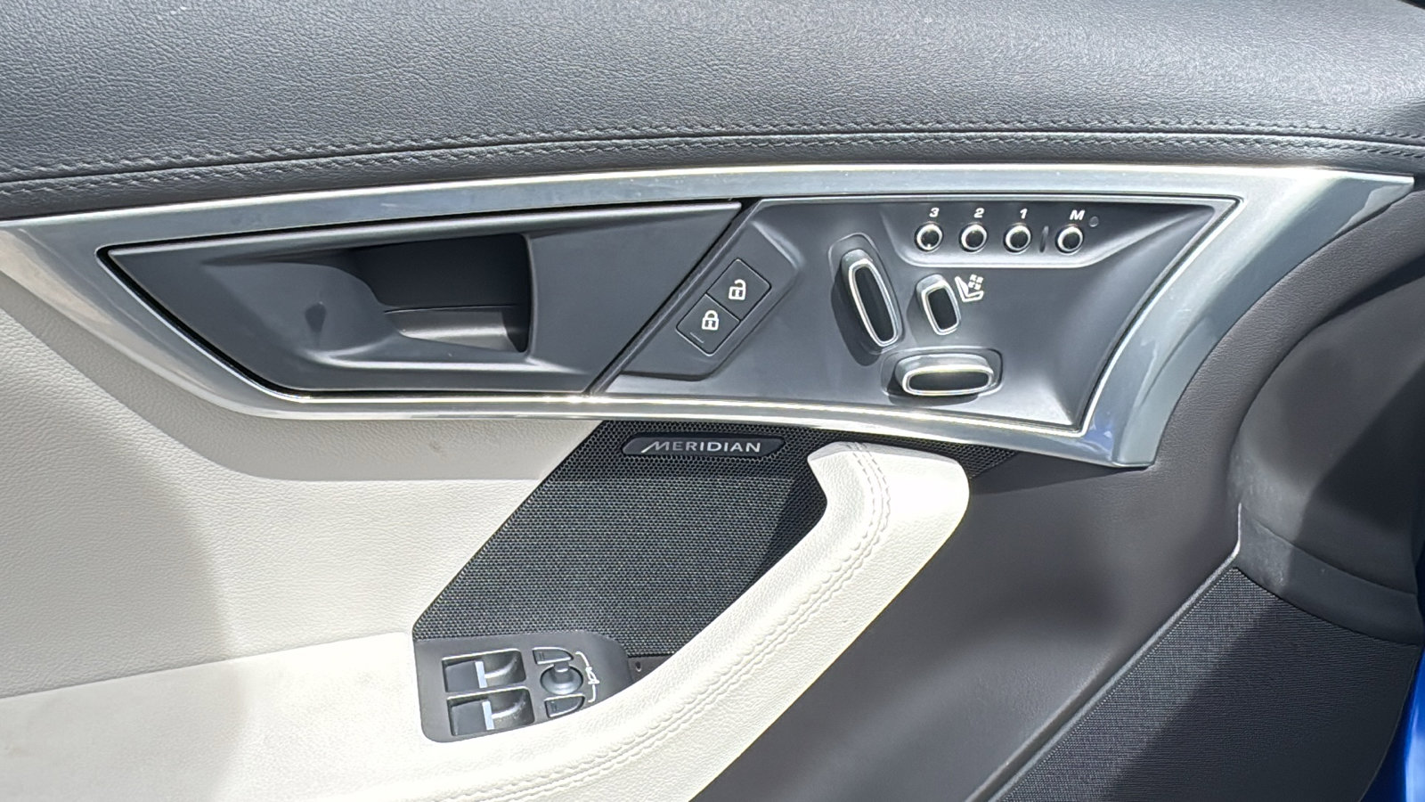 Used 2022 Jaguar F-TYPE Coupe image 13