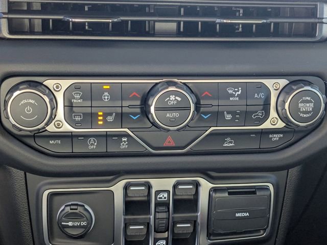 New 2026 Jeep Wrangler Unlimited Sahara AWD/4WD image 20