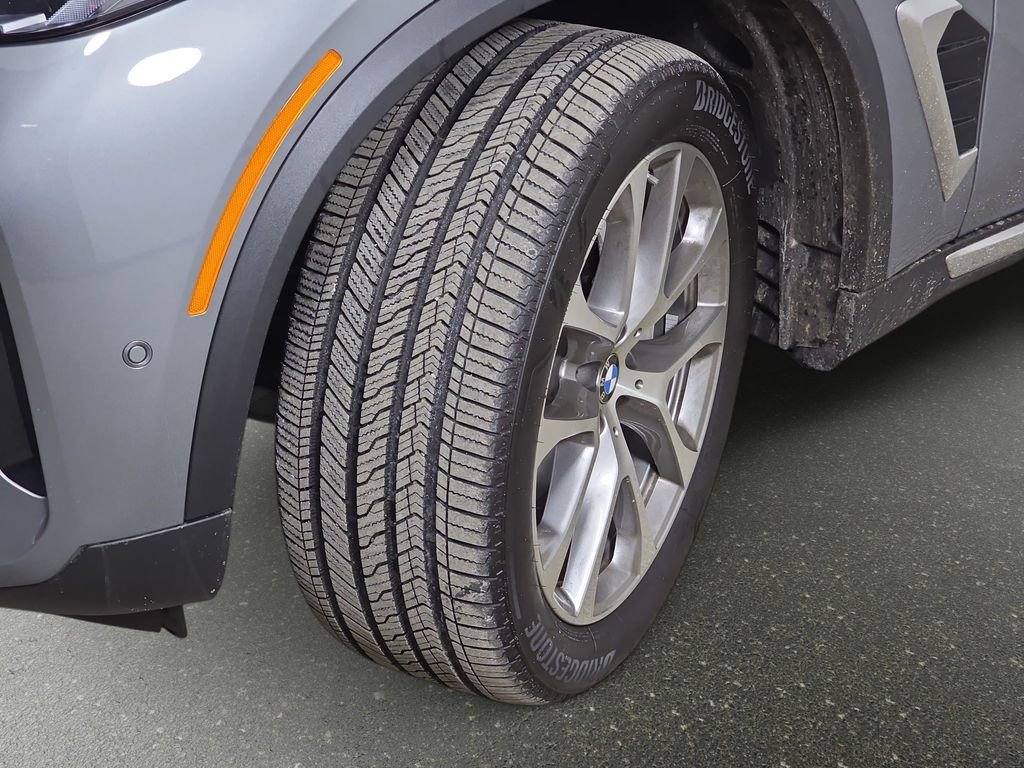 Used 2026 BMW X5 xDrive40i w/ Climate Comfort Package image 37