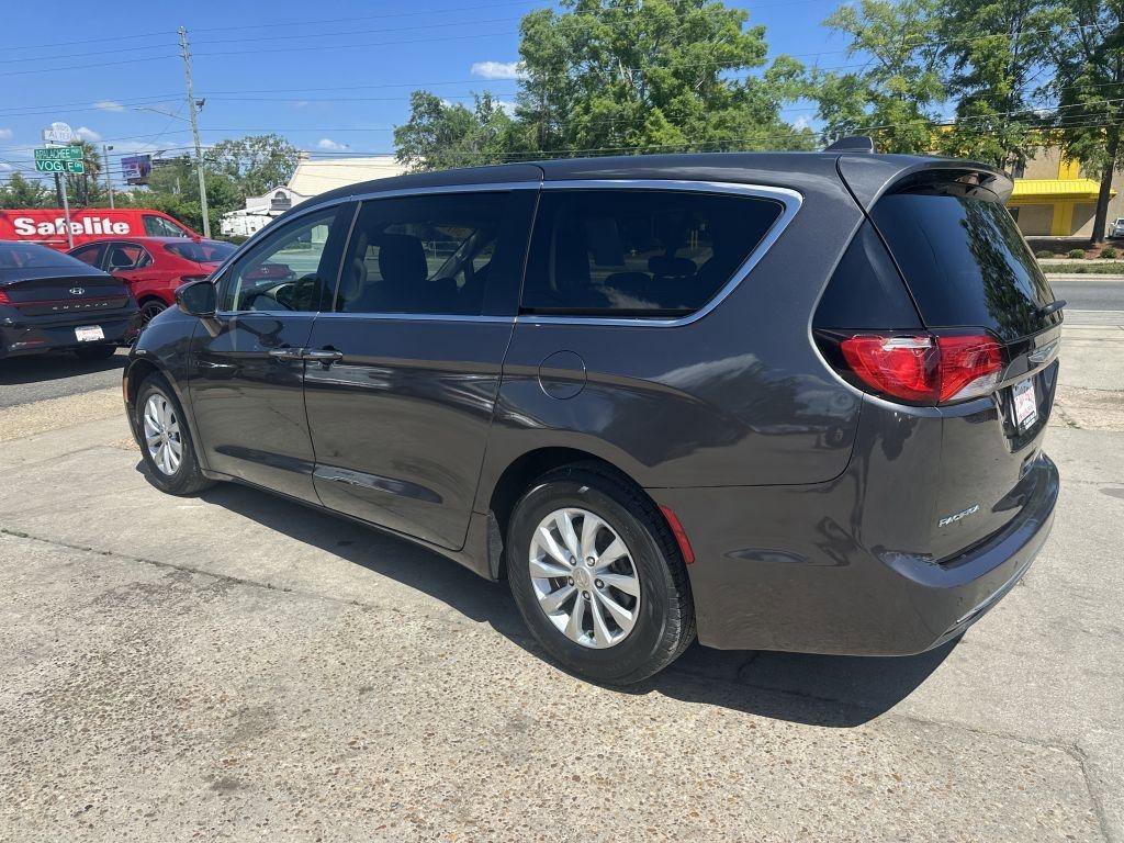 Used 2019 Chrysler Pacifica Touring Plus FWD image 7