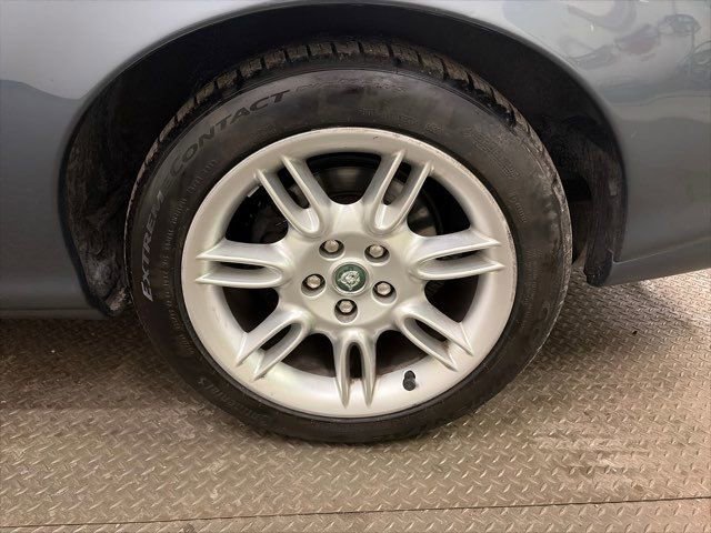 Used 2001 Jaguar XK8 Convertible image 29