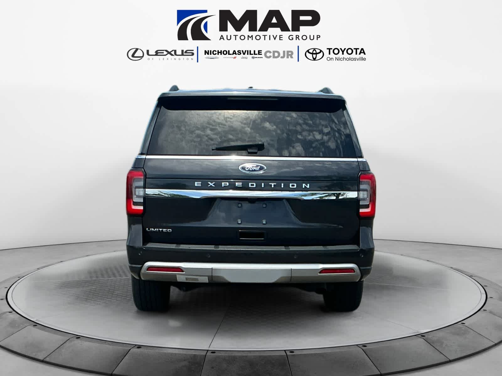 Used 2024 Ford Expedition Limited AWD/4WD image 4