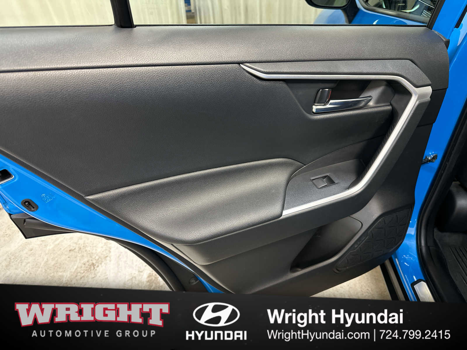 Used 2021 Toyota RAV4 XLE Premium image 12