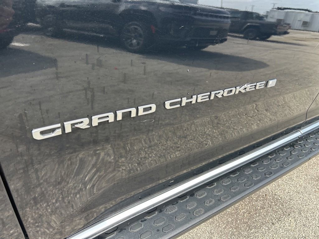 Used 2021 Jeep Grand Cherokee L Summit AWD/4WD image 18