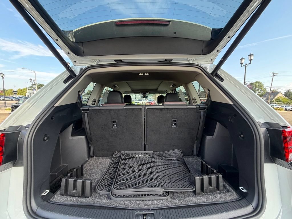 Used 2024 Volkswagen Atlas Peak Edition SE AWD/4WD image 13