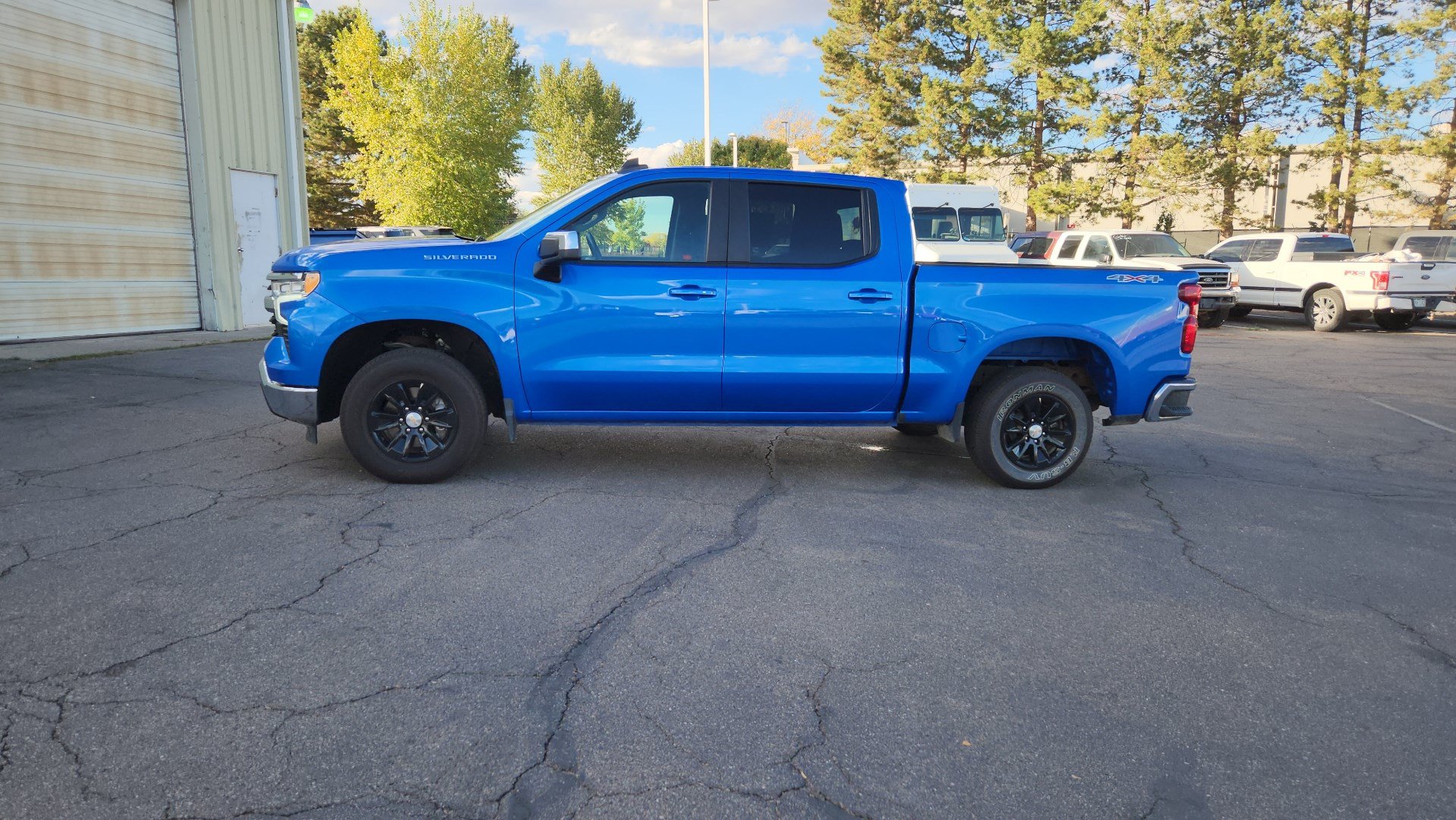 Used 2025 Chevrolet Silverado 1500 LT AWD/4WD image 7