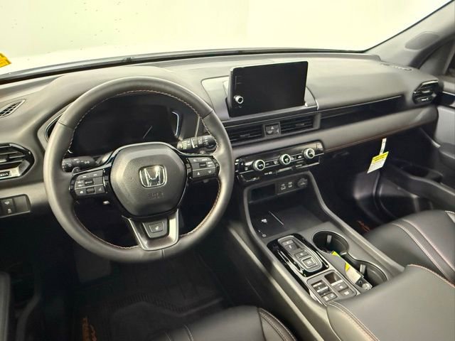 Used 2025 Honda Pilot TrailSport image 36