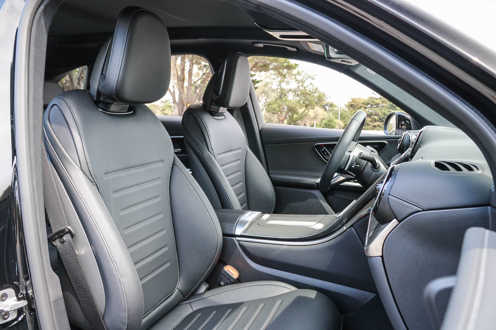 Certified 2026 Mercedes-Benz GLC 300 4MATIC image 17