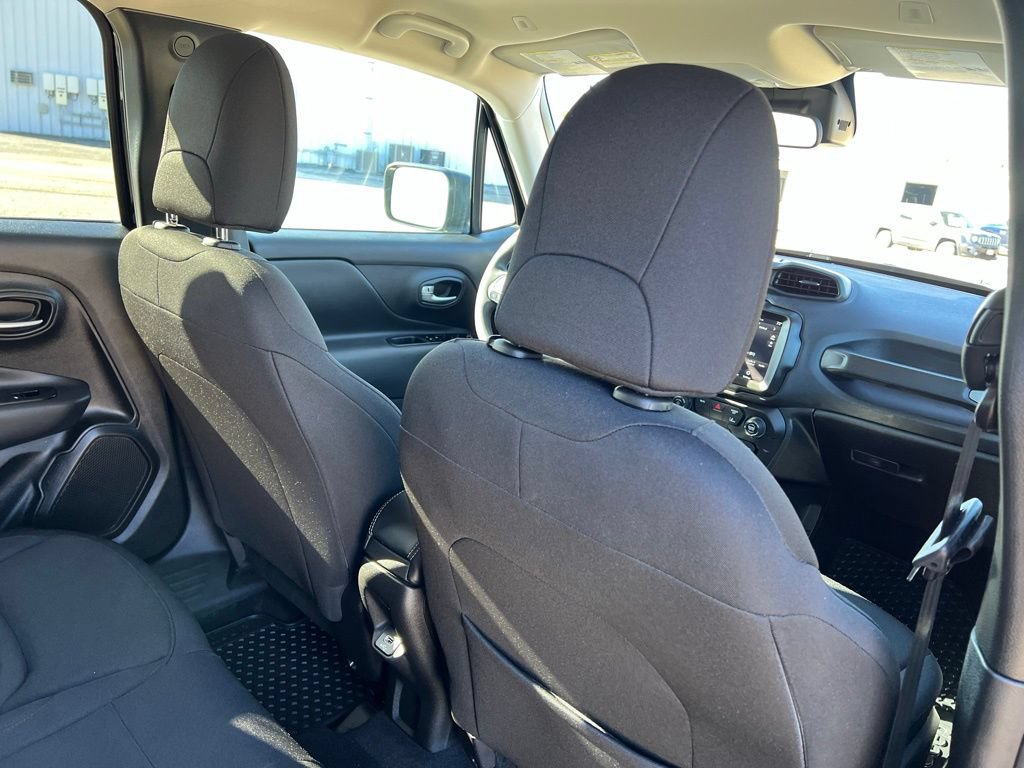 Used 2022 Jeep Renegade Latitude AWD/4WD image 15