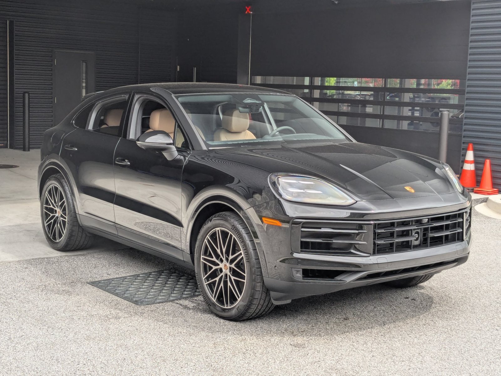 New 2026 Porsche Cayenne Coupe AWD/4WD image 7