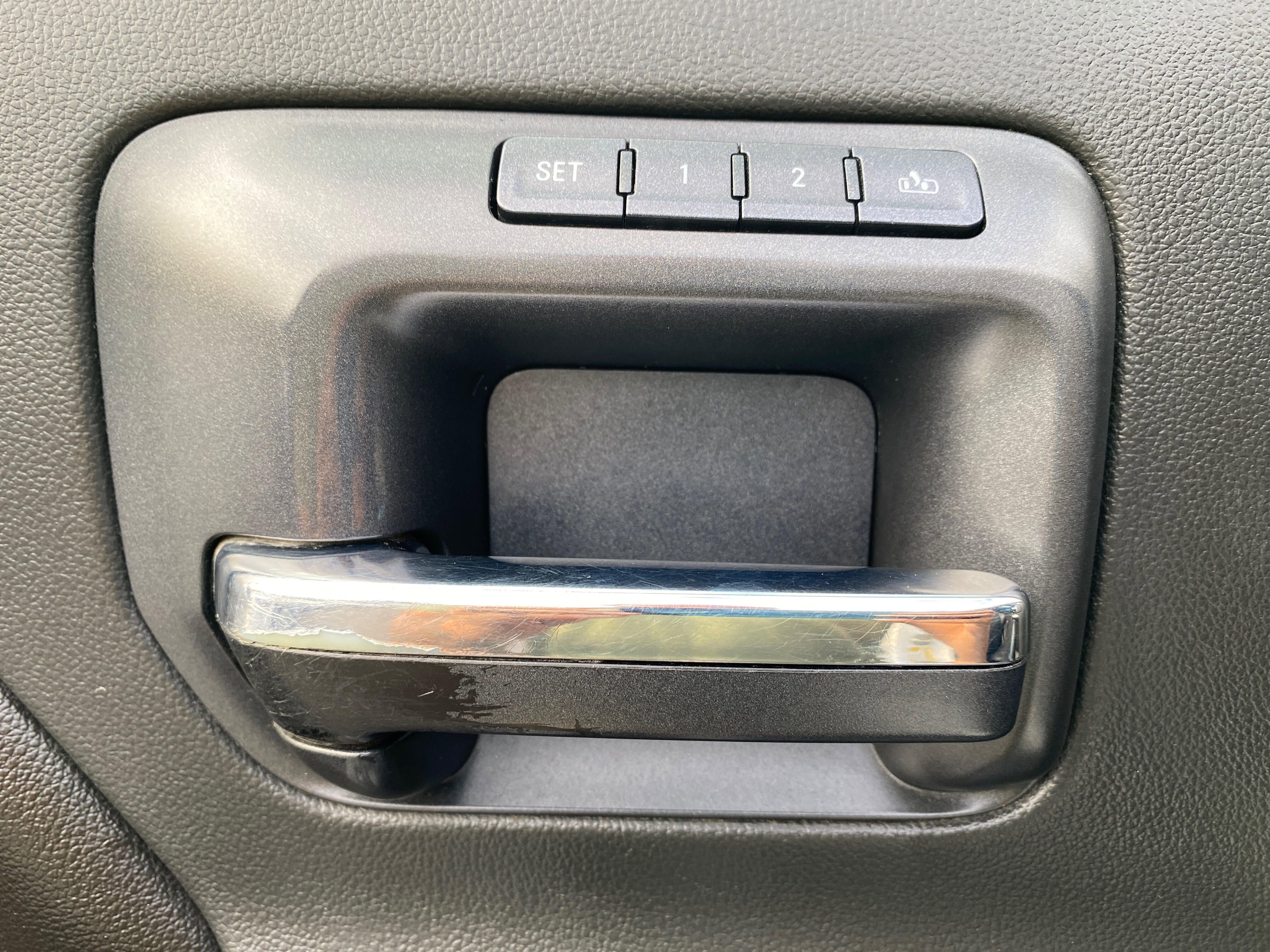 Used 2015 Chevrolet Silverado 3500 LTZ image 26