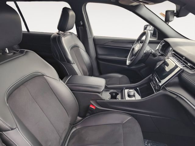 Used 2023 Jeep Grand Cherokee L Laredo AWD/4WD image 14