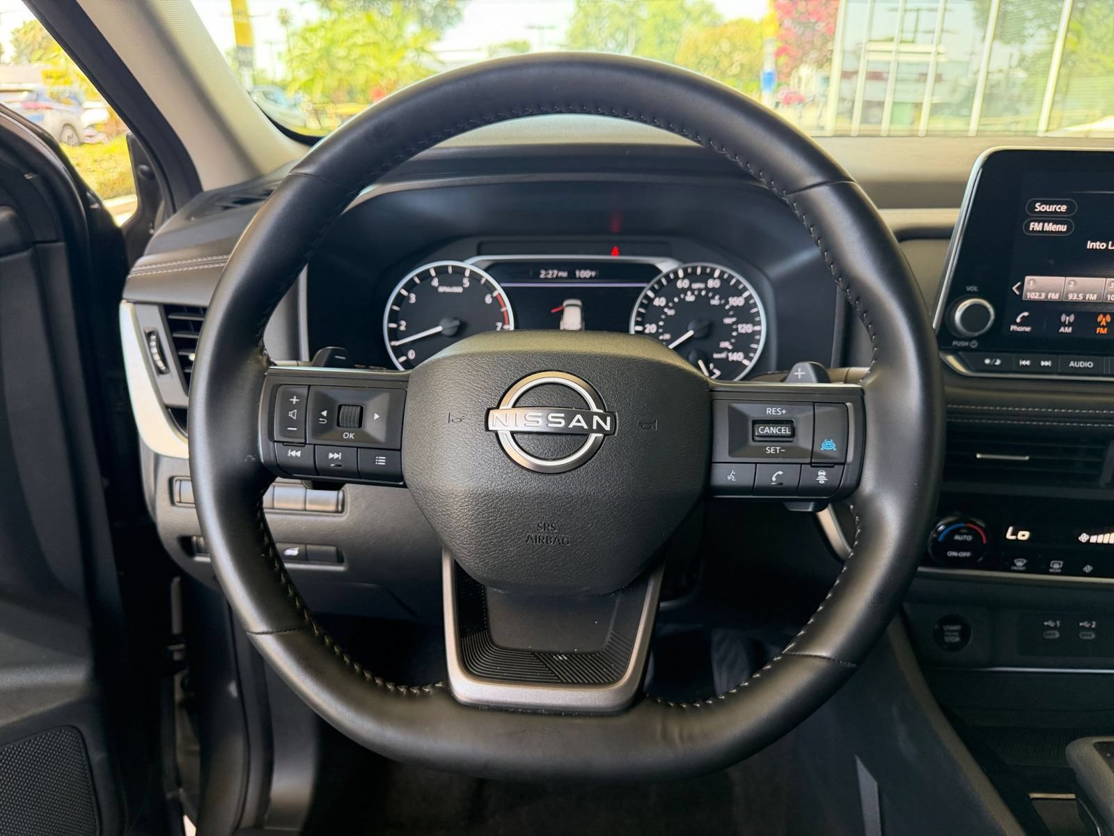 Used 2025 Nissan Rogue SV AWD/4WD image 30