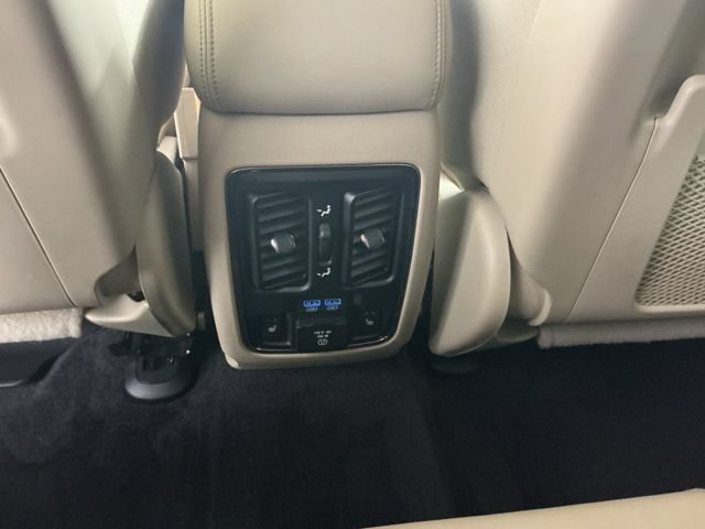Used 2017 Jeep Grand Cherokee Limited AWD/4WD image 34
