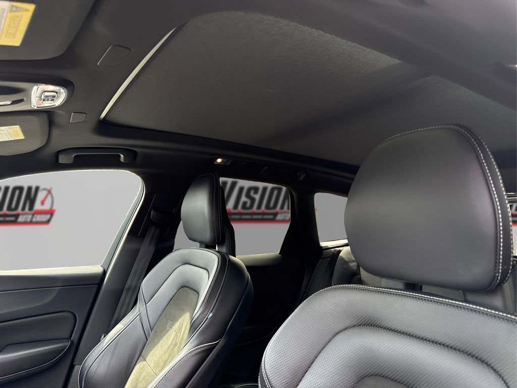 Used 2018 Volvo XC60 T5 R-Design w/ Convenience Package image 22