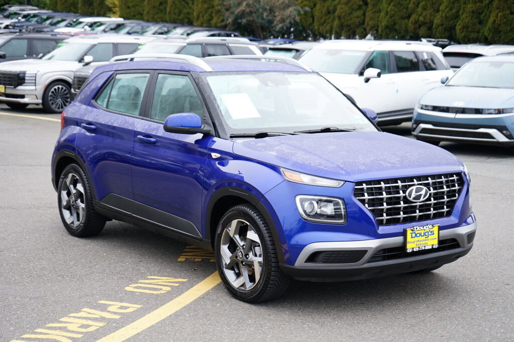 Used 2022 Hyundai Venue SEL w/ Cargo Package image 3