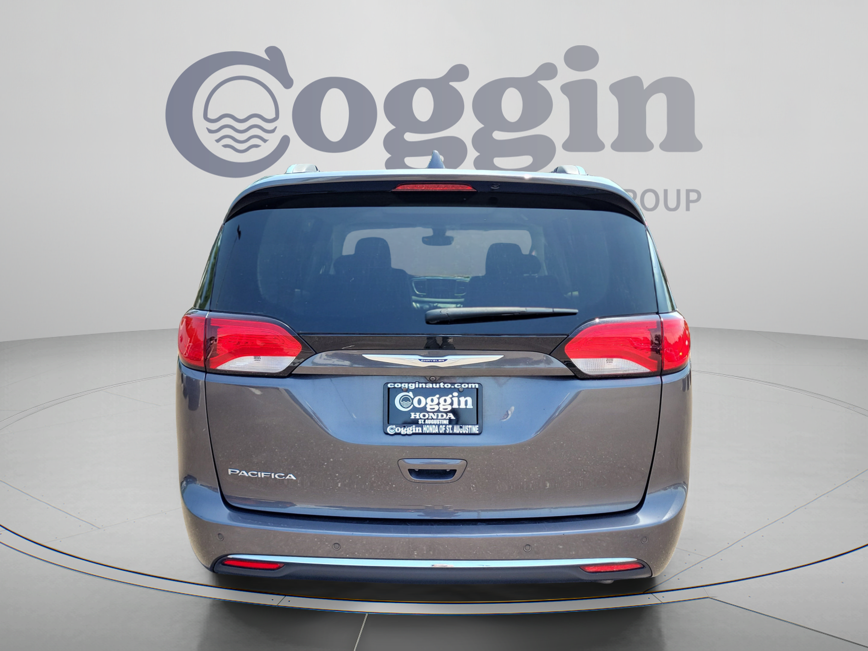 Used 2019 Chrysler Pacifica Touring-L Plus FWD image 4