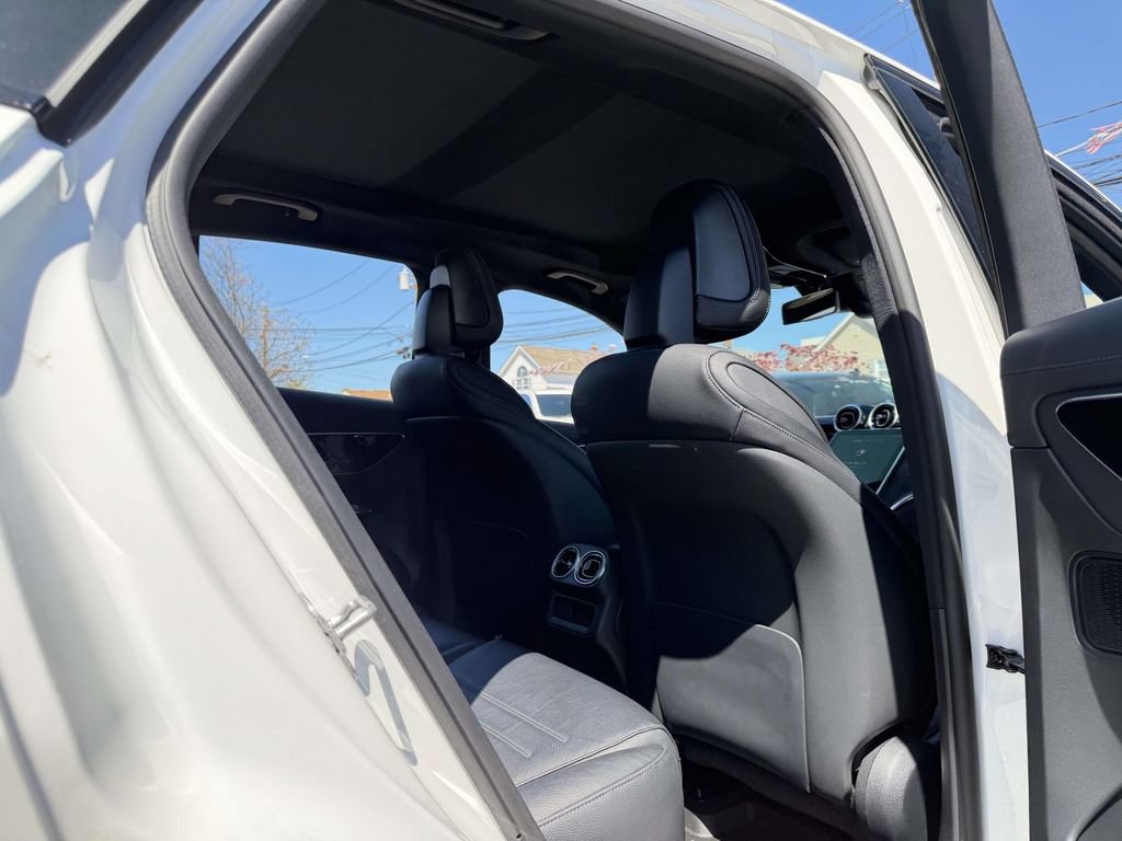 Used 2025 Mercedes-Benz GLC 43 AMG 4MATIC image 16