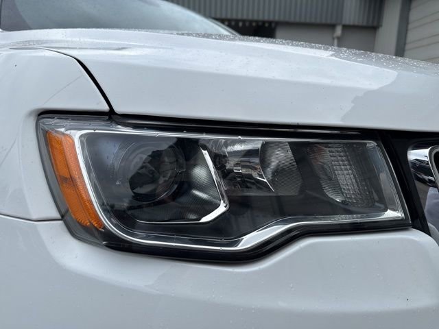 Used 2021 Jeep Grand Cherokee Limited w/ Trailer Tow Group IV image 11