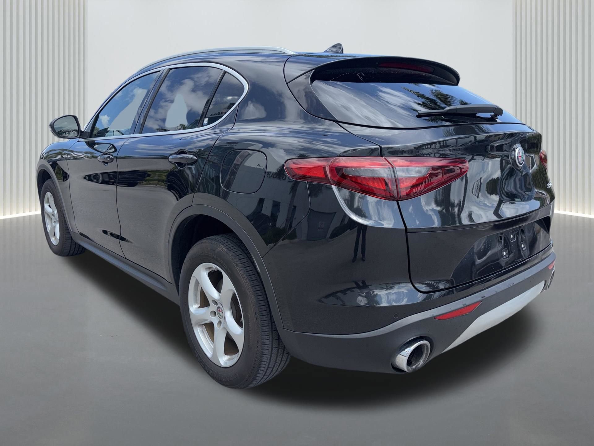 Used 2020 Alfa Romeo Stelvio RWD image 7