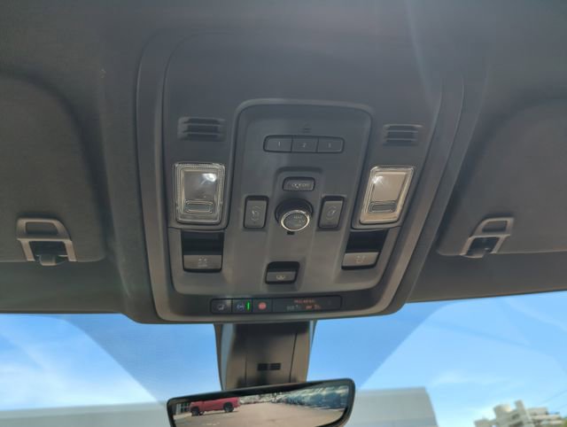 Used 2021 Chevrolet Suburban Premier w/ Premium Package RWD image 26