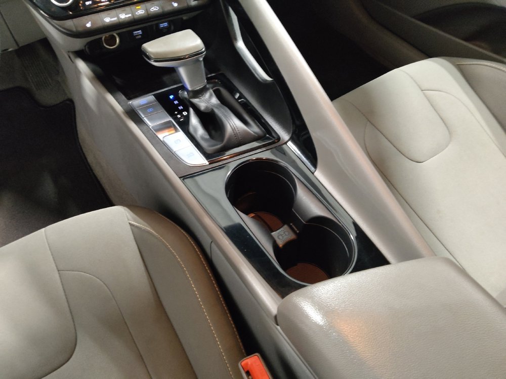 Used 2022 Hyundai Elantra SEL w/ Convenience + Premium Package FWD image 26
