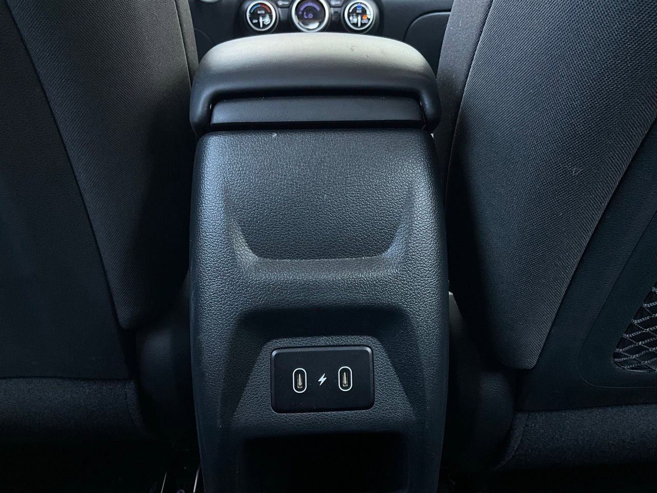 Used 2025 Hyundai Venue SEL image 12