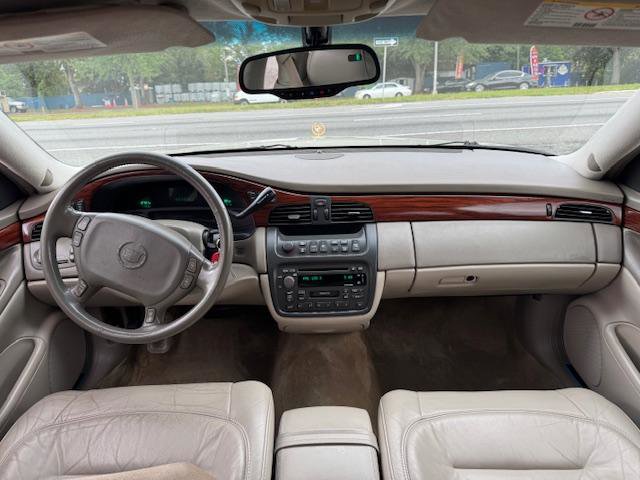 Used 2002 Cadillac De Ville Sedan w/ Comfort/Convenience Pkg image 13