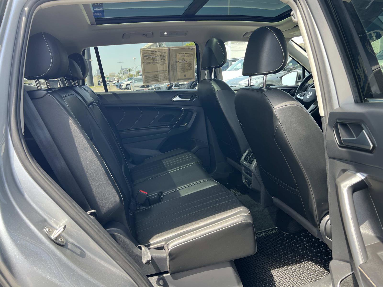 Certified 2023 Volkswagen Tiguan SE w/ Panoramic Sunroof Package FWD image 33
