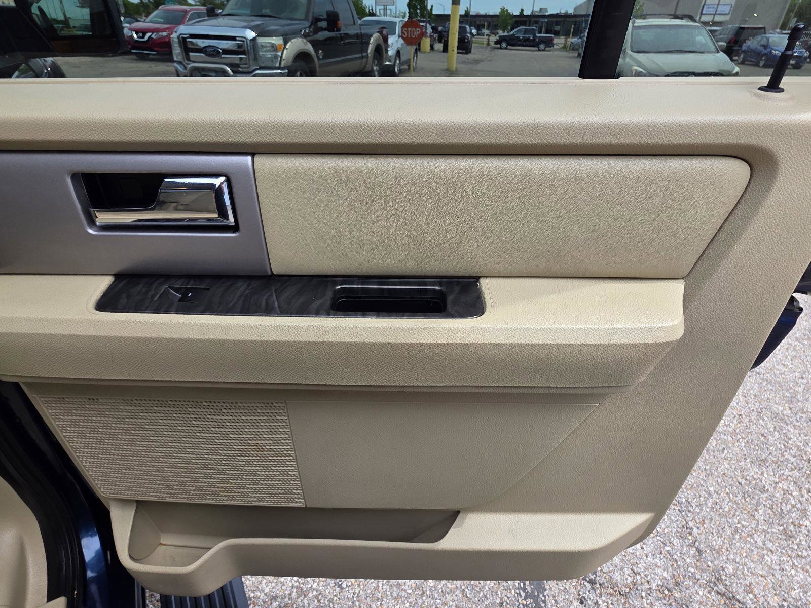 Used 2017 Ford Expedition EL Limited w/ Equipment Group 301A RWD image 32