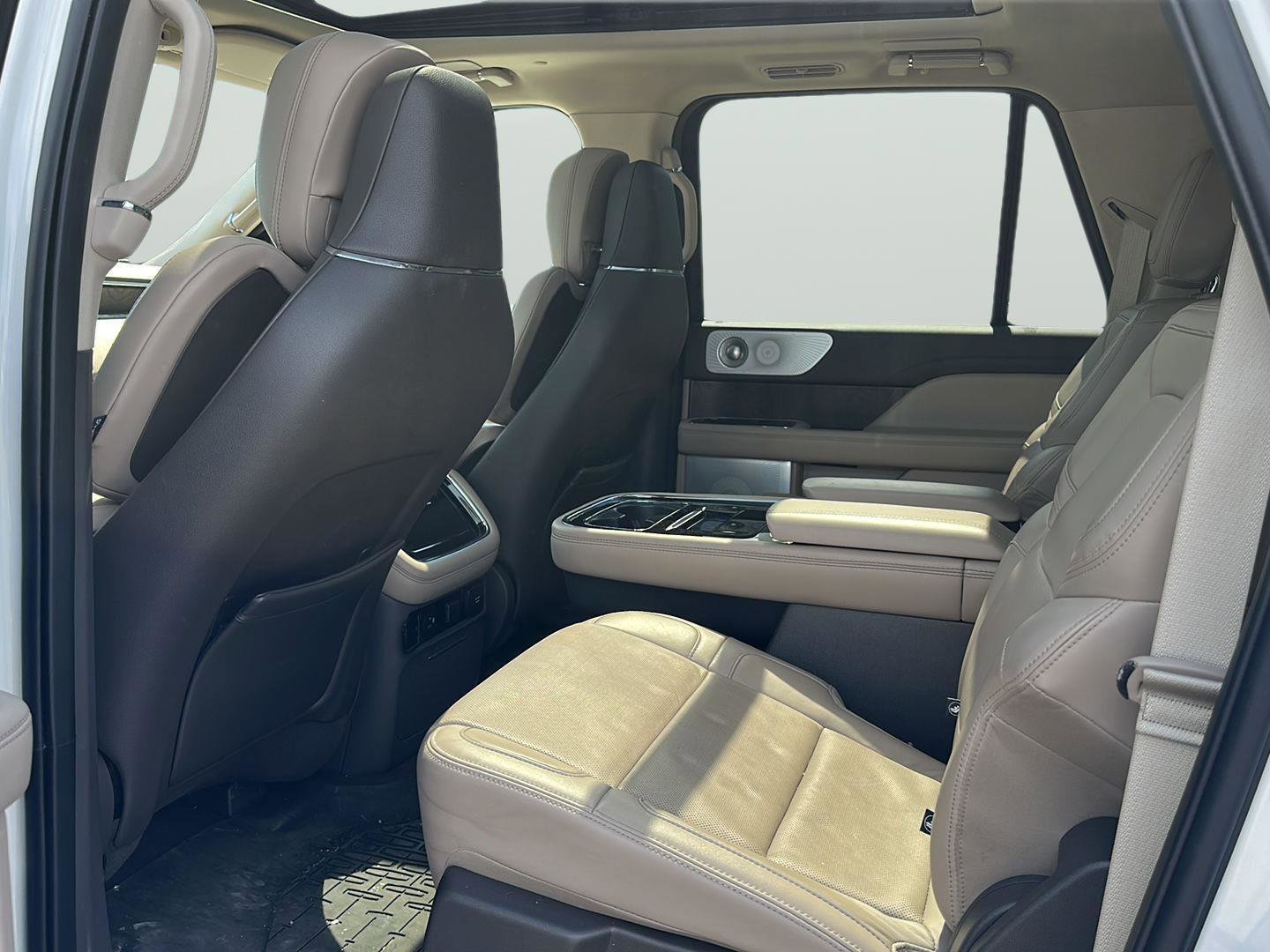 Used 2022 Lincoln Navigator L Reserve AWD/4WD image 11