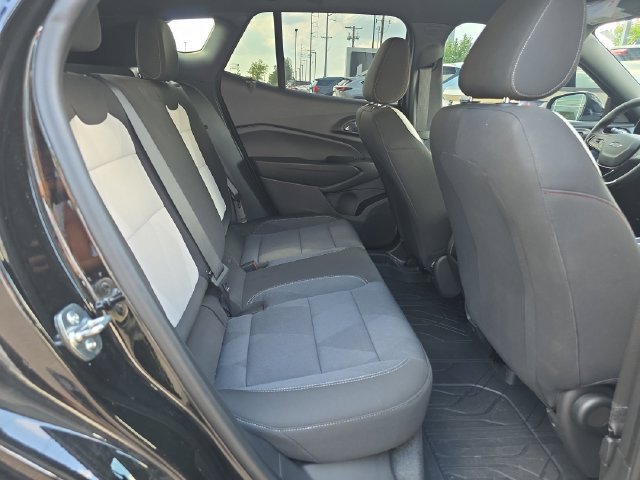 Used 2026 Chevrolet Trax RS w/ Sunroof Package FWD image 13
