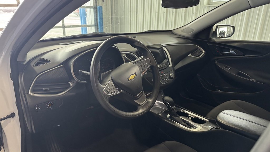 Used 2023 Chevrolet Malibu LT image 13
