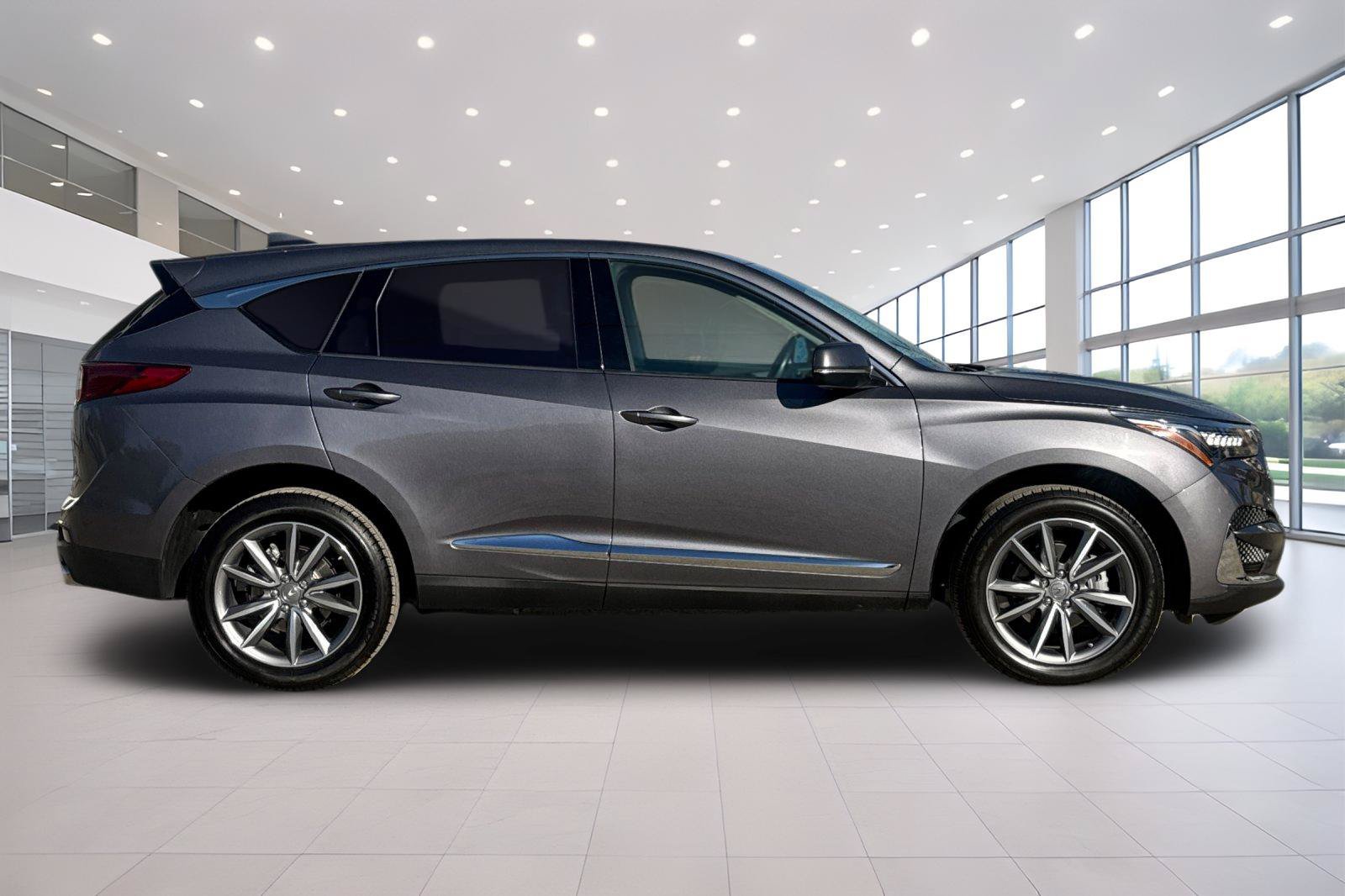 Used 2020 Acura RDX w/ Technology Package FWD image 3