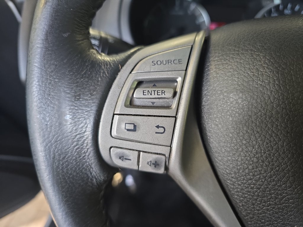Used 2015 Nissan Altima 2.5 SV w/ Convenience Package FWD image 17