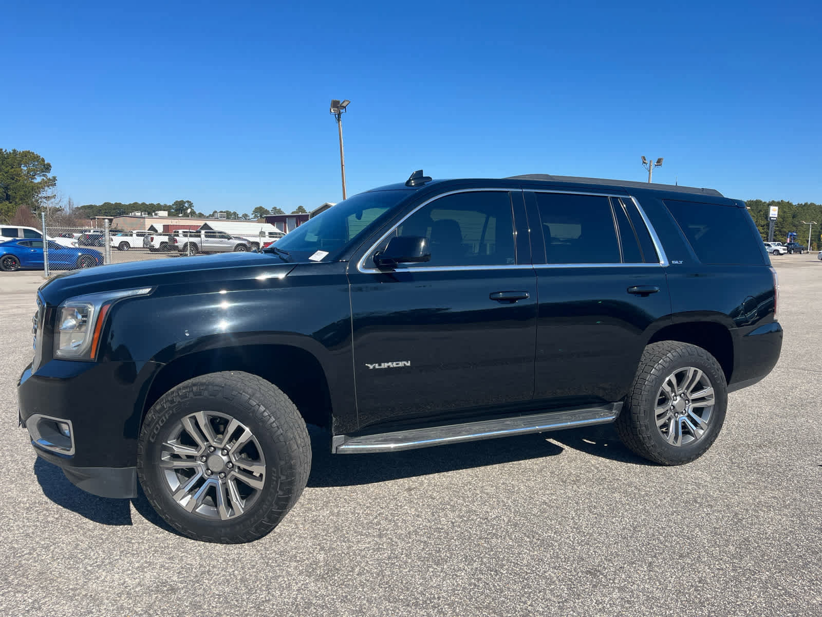 Used 2019 GMC Yukon SLT image 3